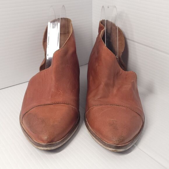 Free People‎ Royale Women's Flats Asymmetrical Tan Brown Leather  Size 37/7-7.5 - Picture 6 of 15